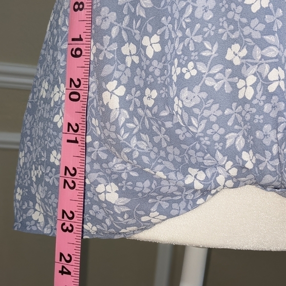 Blue & White Floral Front Faux Knot Top NWT - Picture 2 of 4